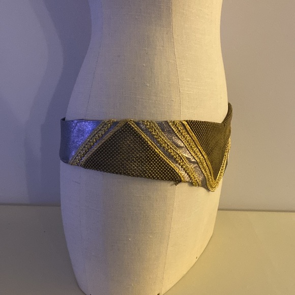 Vintage Taupe & Gold tone mesh & braid v- yolk belt. ~32". Back buckle. - Picture 2 of 9